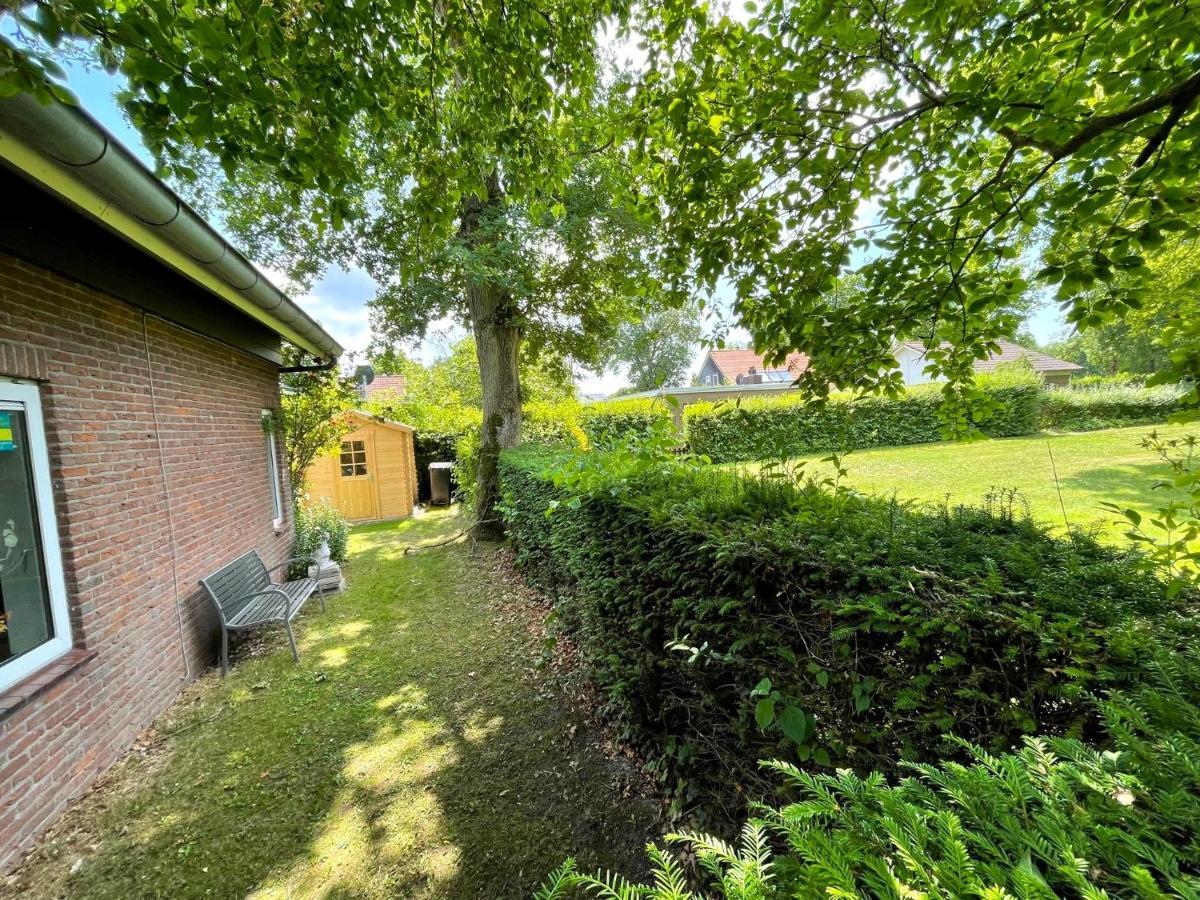 Rustig Gelegen Vakantiebungalow Kortgene Exterior foto